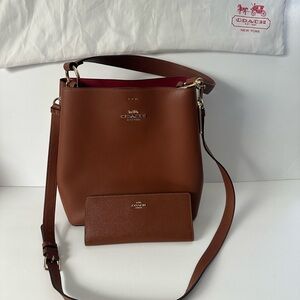 Coach Mollie Brown Leather Bucket  Bag with Wallet like new